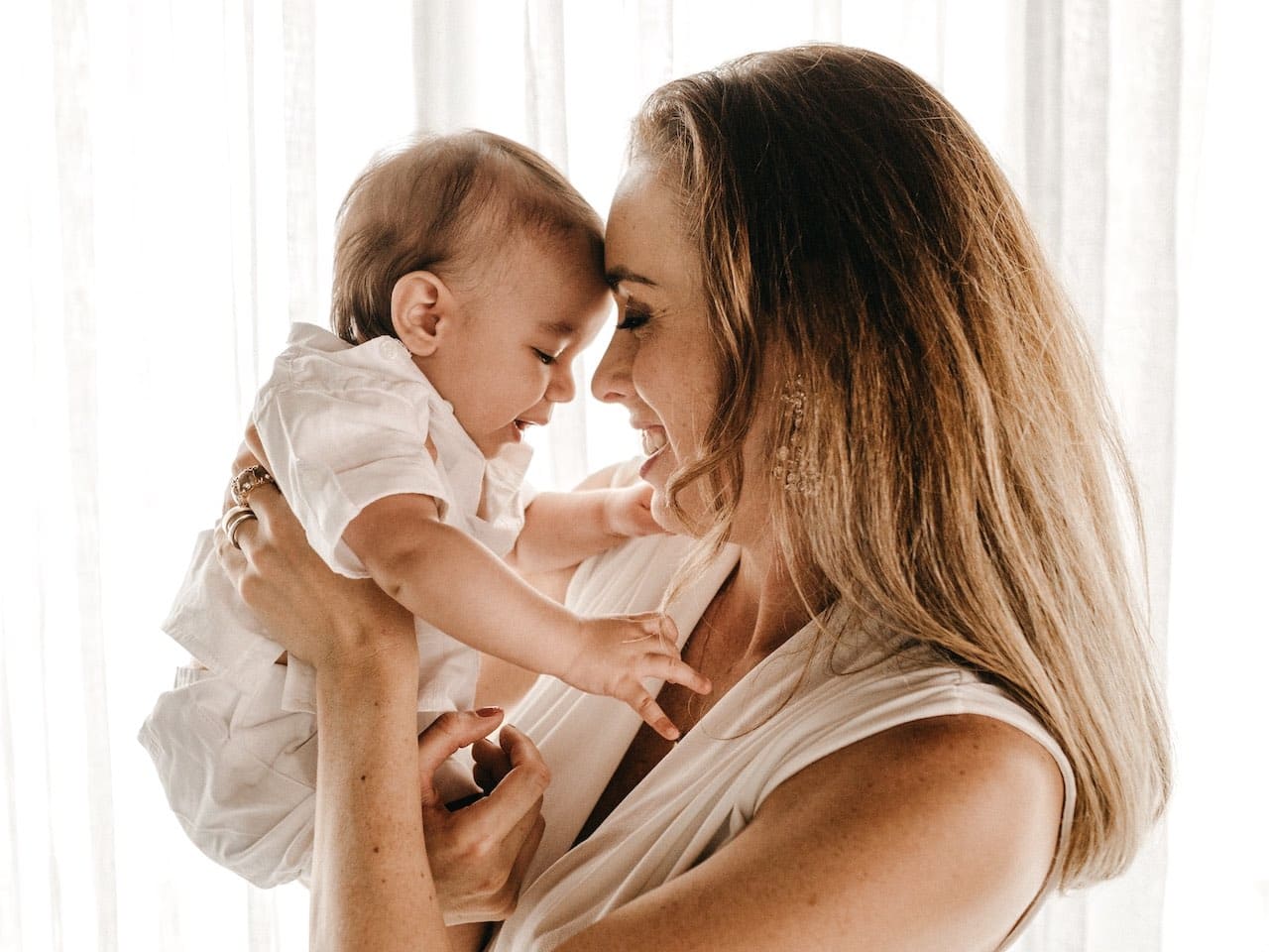 Algunos de los beneficios de la lactancia materna favorecen la confianza entre el bebé y la madre.