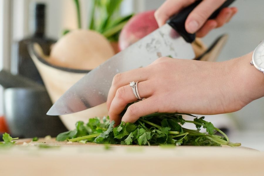 ¿Cilantro o perejil? Descubre qué aportan en tu dieta